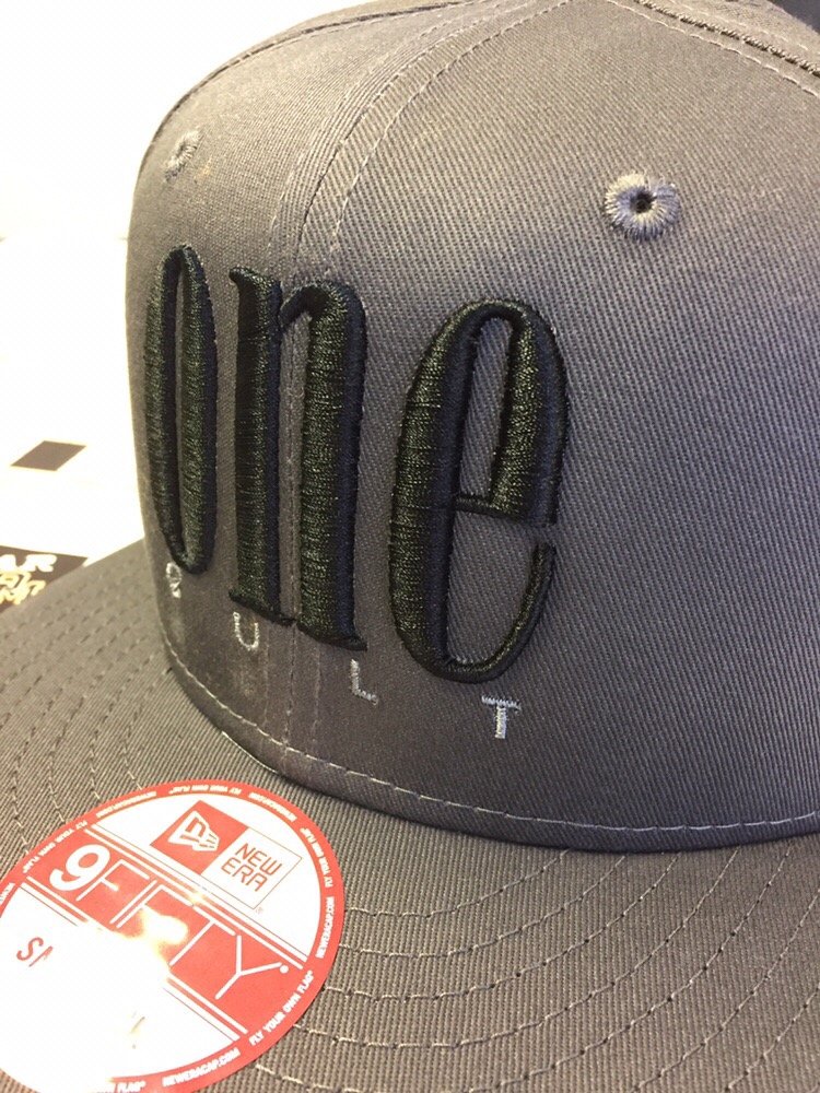 One built embroidered cap
